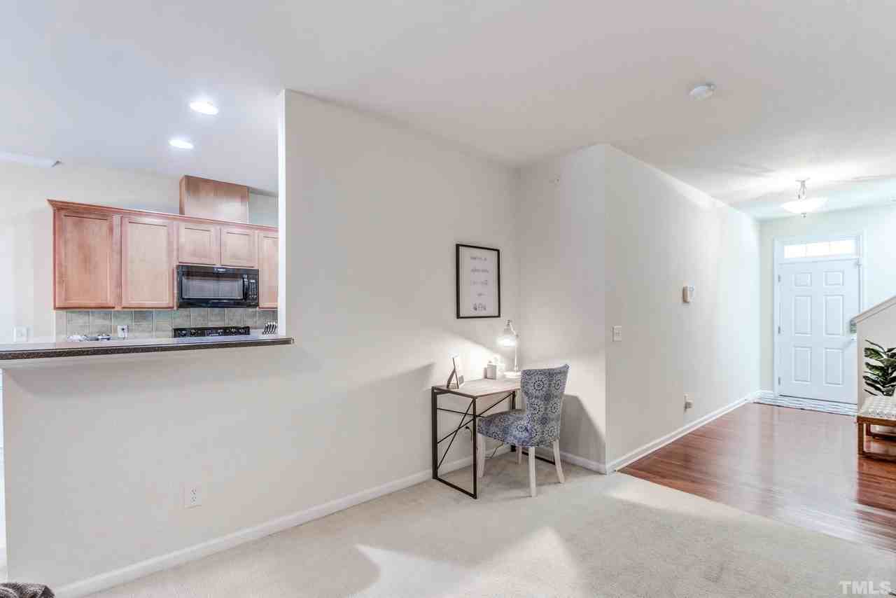 708 Mardonie Reach Ln - Photo 4 of 21