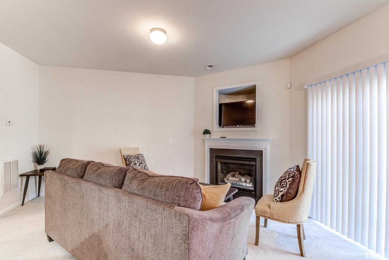 708 Mardonie Reach Ln - Photo 6 of 21