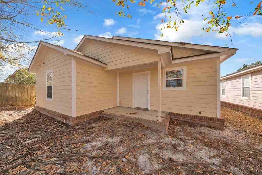 5086 Greyfield Pl N - Photo 3 of 5