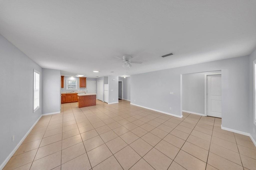 5086 Greyfield Pl N - Photo 4 of 5