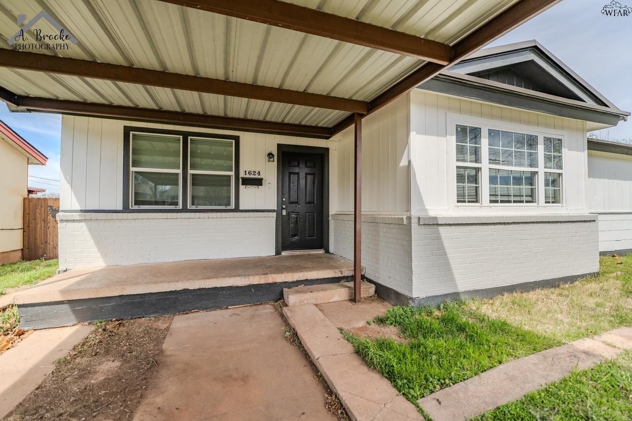 1624 Sunnyside Ln - Photo 3 of 37