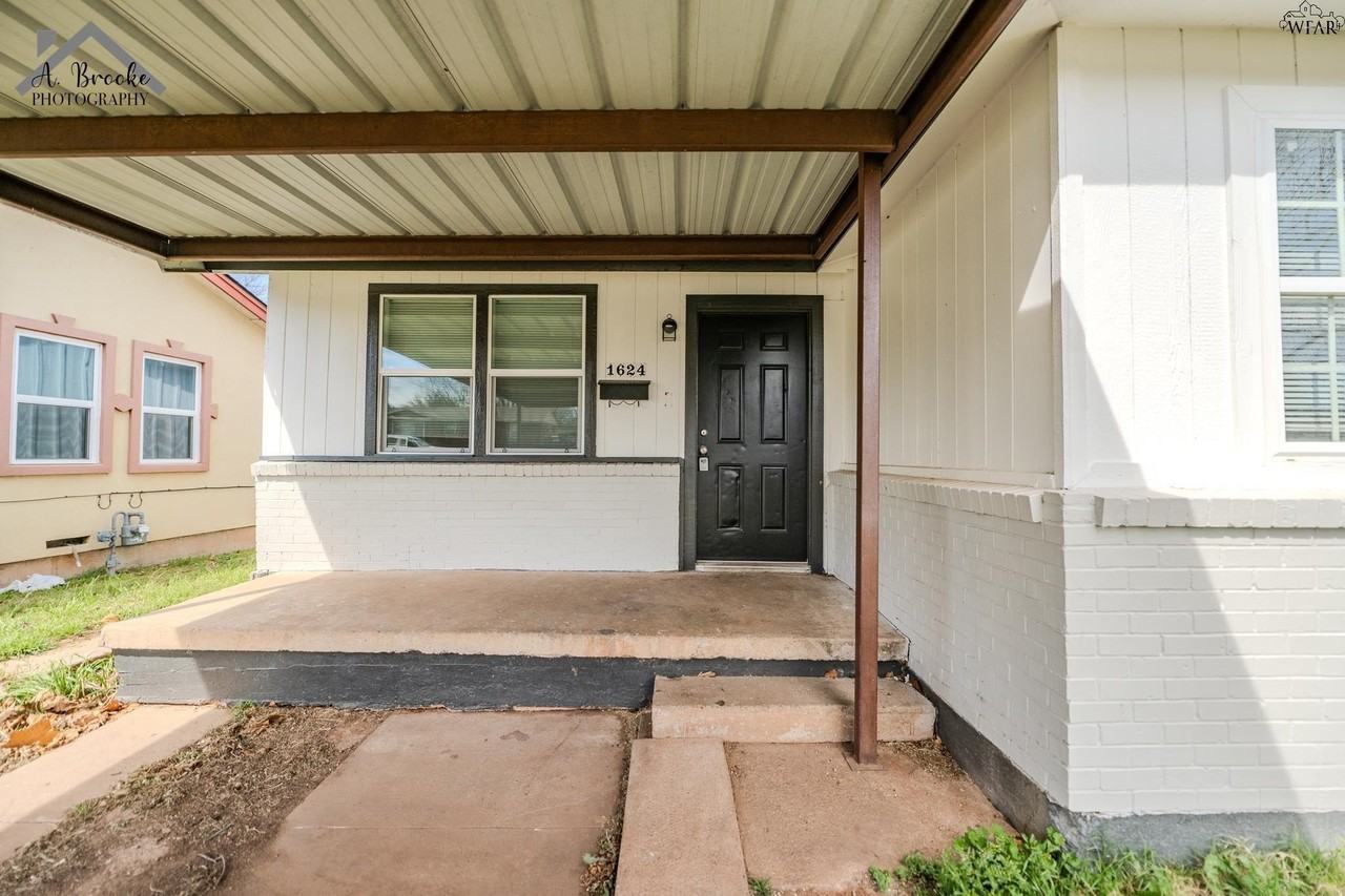 1624 Sunnyside Ln - Photo 4 of 37