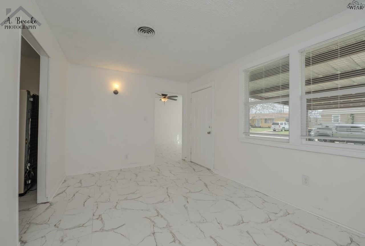 1624 Sunnyside Ln - Photo 6 of 37