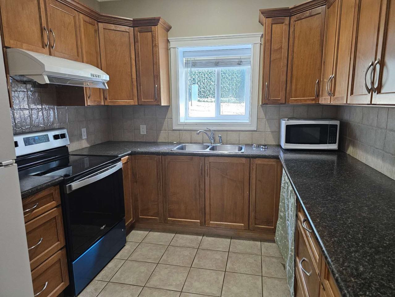 906 Madore Avenue - Photo 3 of 8