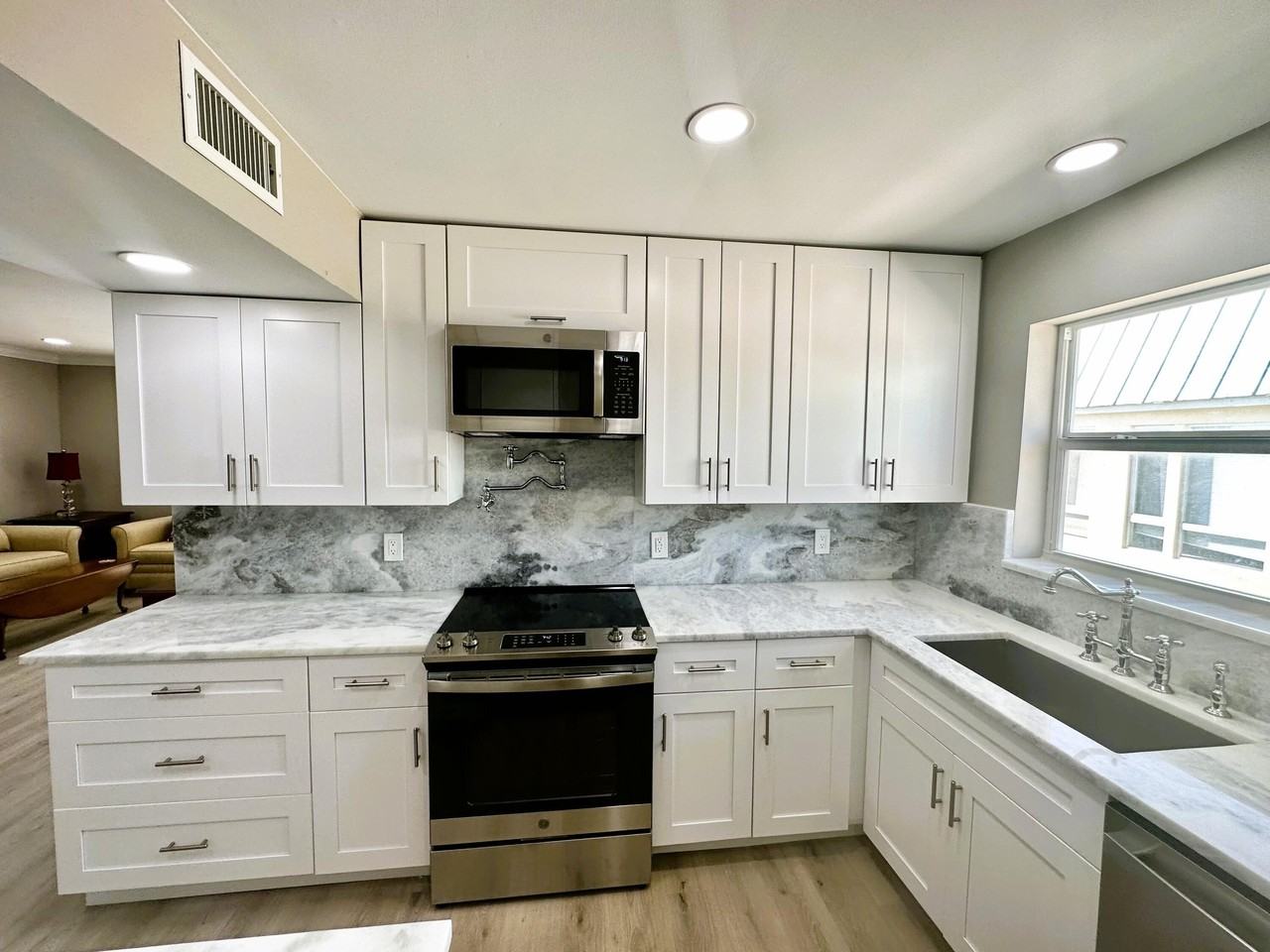 7 Colonial Club Dr Apt 304 - Photo 6 of 39