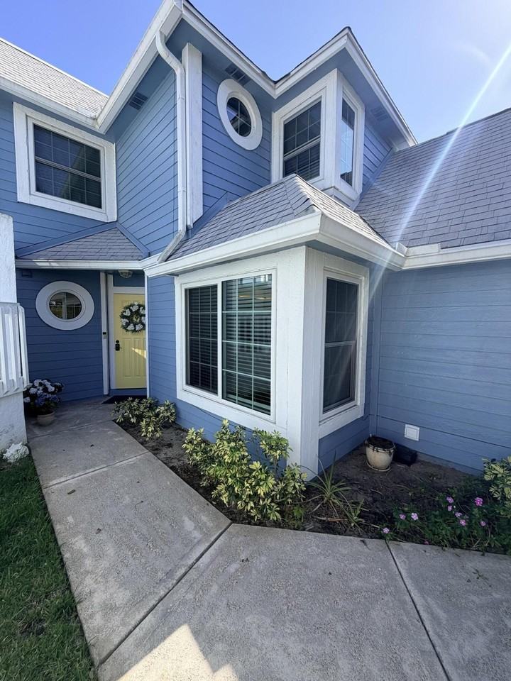 1214 Ocean Dunes Cir - Photo 3 of 27