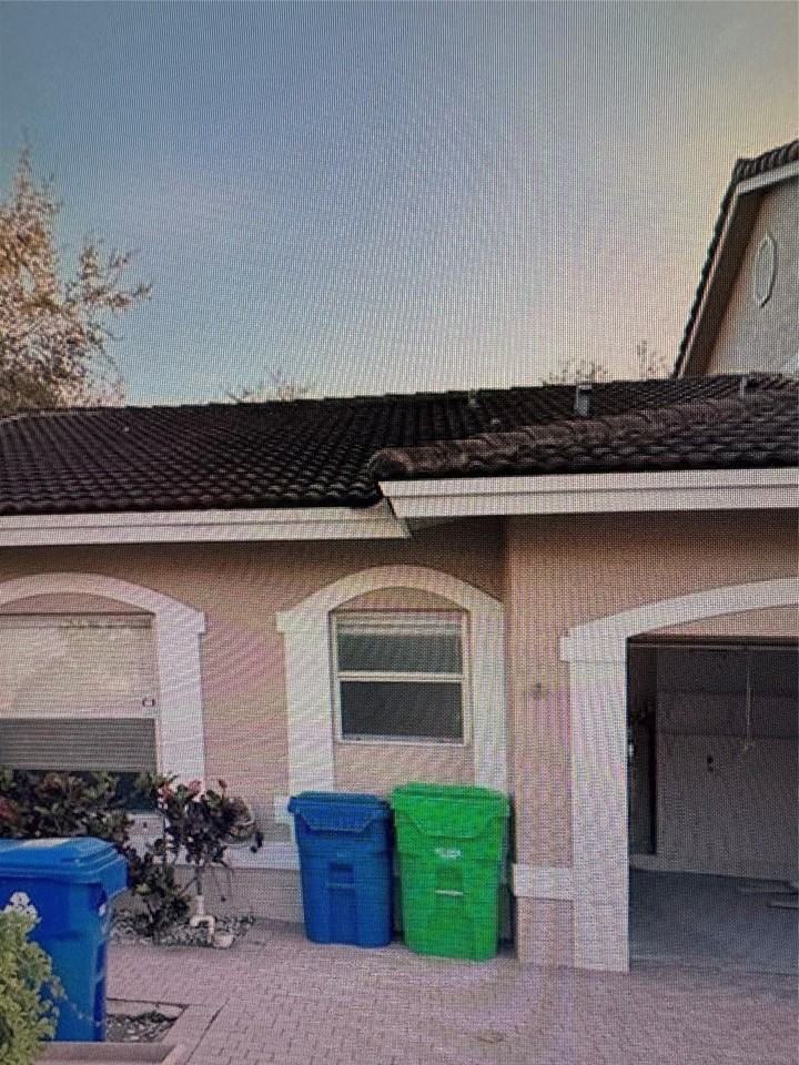 8900 Nw 54th St - Photo 3 of 12