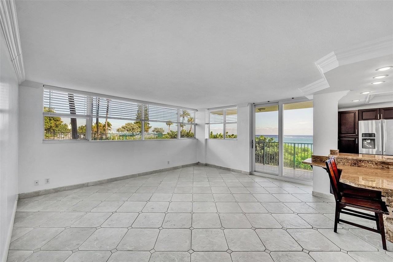 1239 Hillsboro Mile Apt 109 - Photo 7 of 37