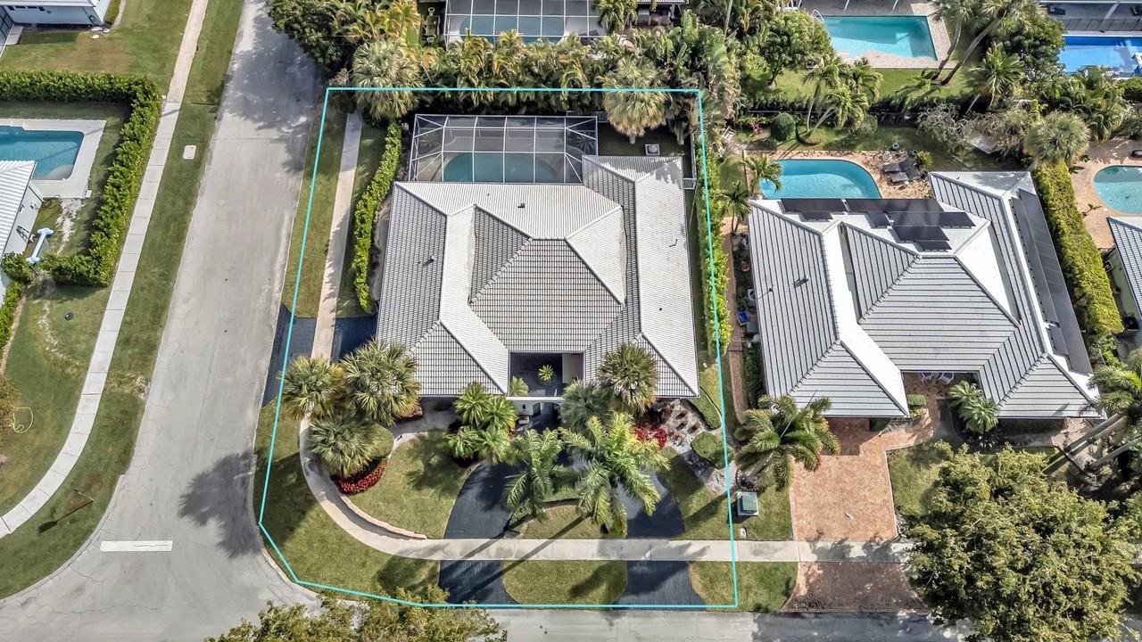 1080 Walnut Ter - Photo 5 of 37