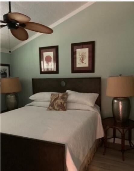 1456 Ne Ocean Blvd Apt 2-202 - Photo 5 of 20