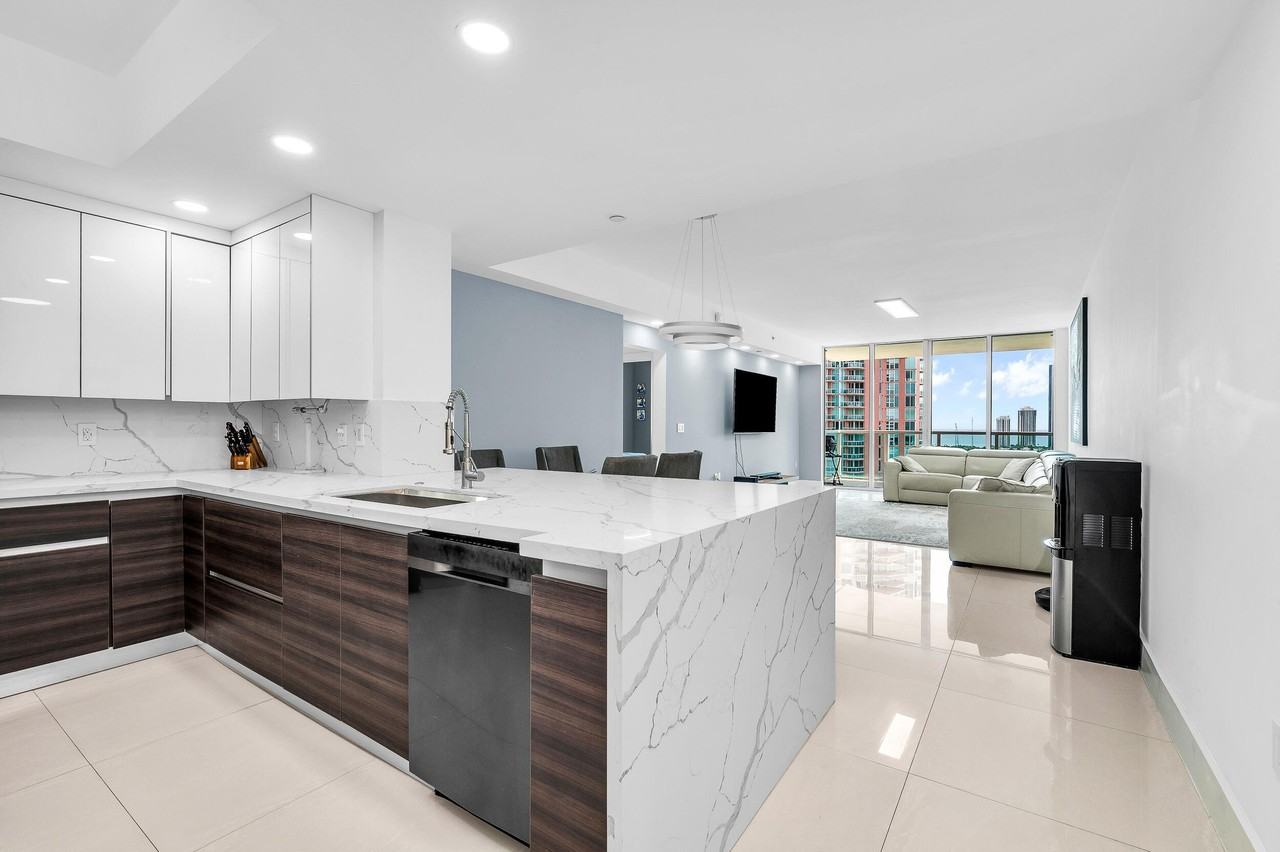 3330 Ne 190th St Apt 1911 - Photo 2 of 32