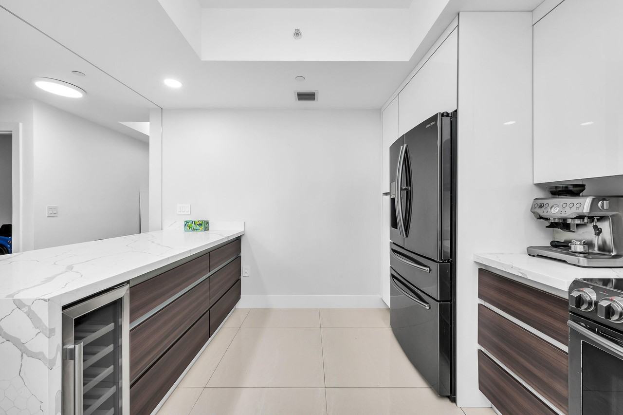 3330 Ne 190th St Apt 1911 - Photo 4 of 32