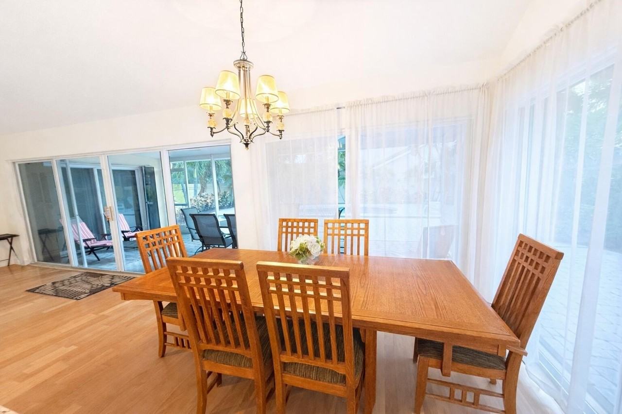 100 Cape Pointe Cir - Photo 5 of 33