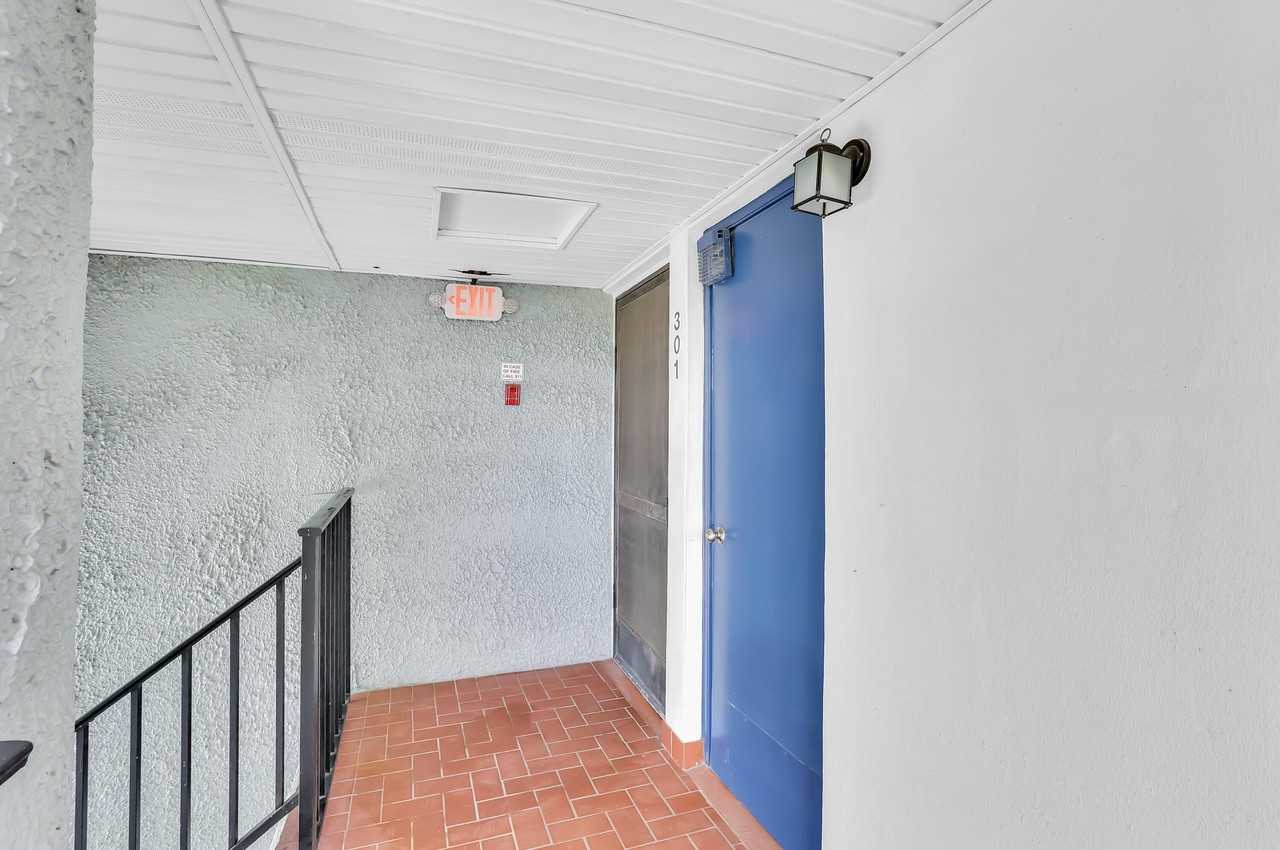 4290 Deste Ct Apt 301 - Photo 3 of 19