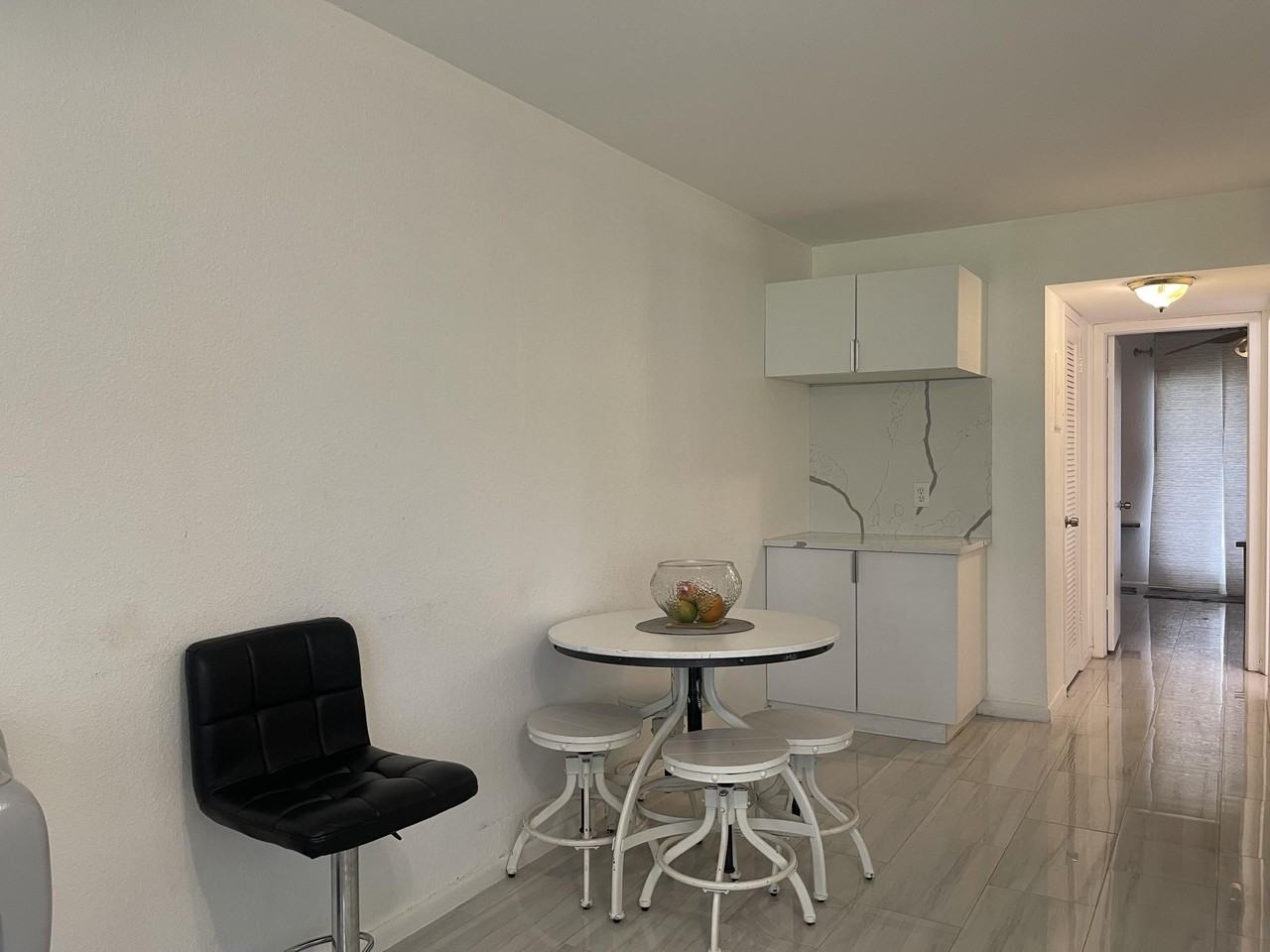 49 Mansfield B - Photo 4 of 31