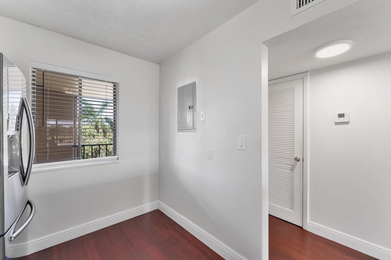 4489 Luxemburg Ct Apt 306 - Photo 3 of 19