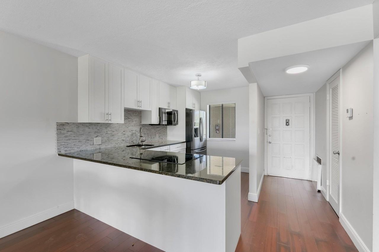 4489 Luxemburg Ct Apt 306 - Photo 7 of 19