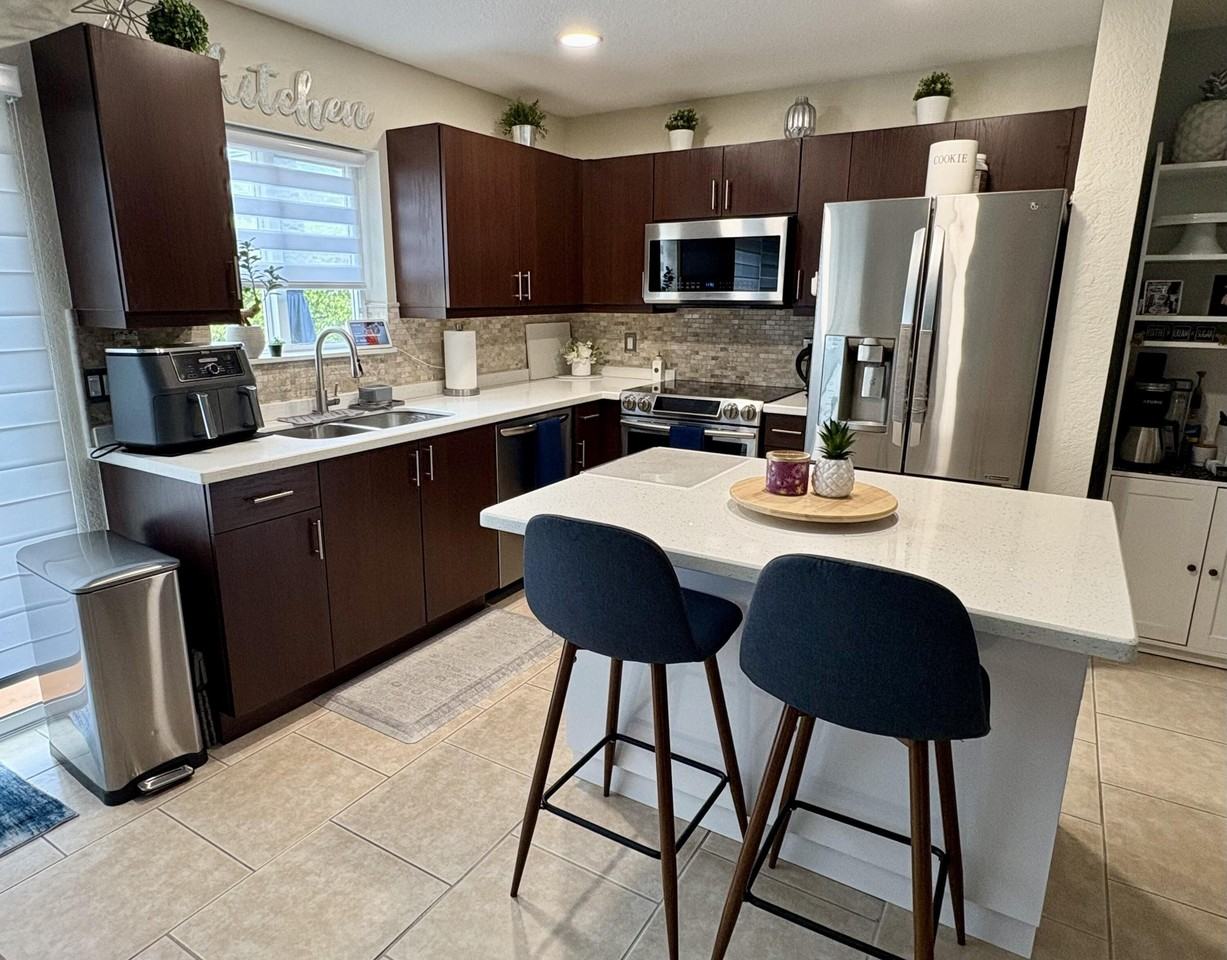 4901 Palm Garden Ln - Photo 6 of 23