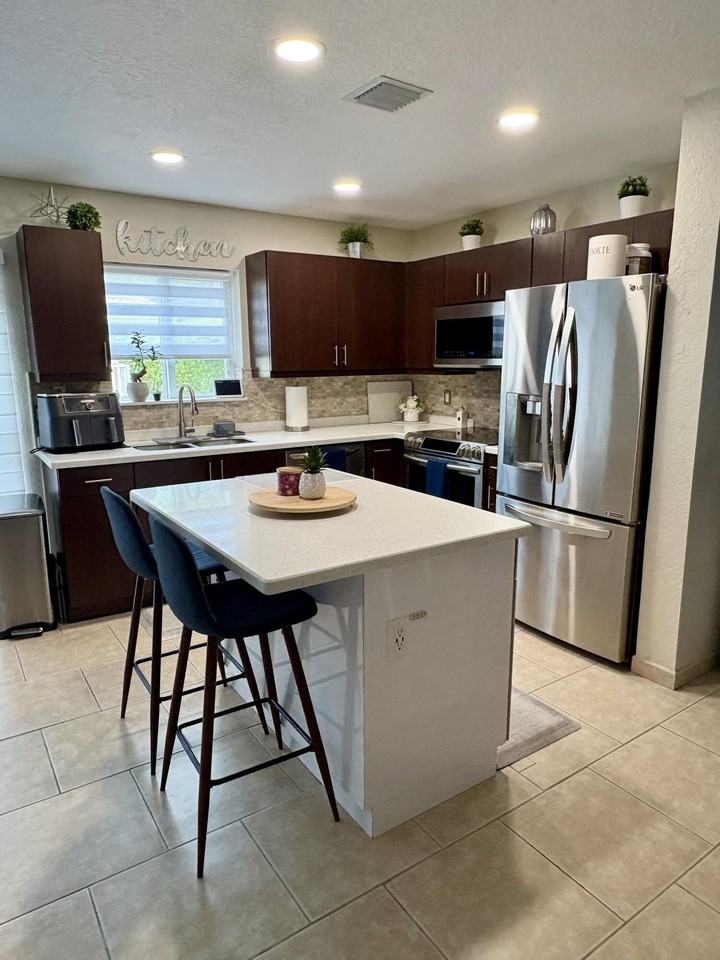 4901 Palm Garden Ln - Photo 7 of 23