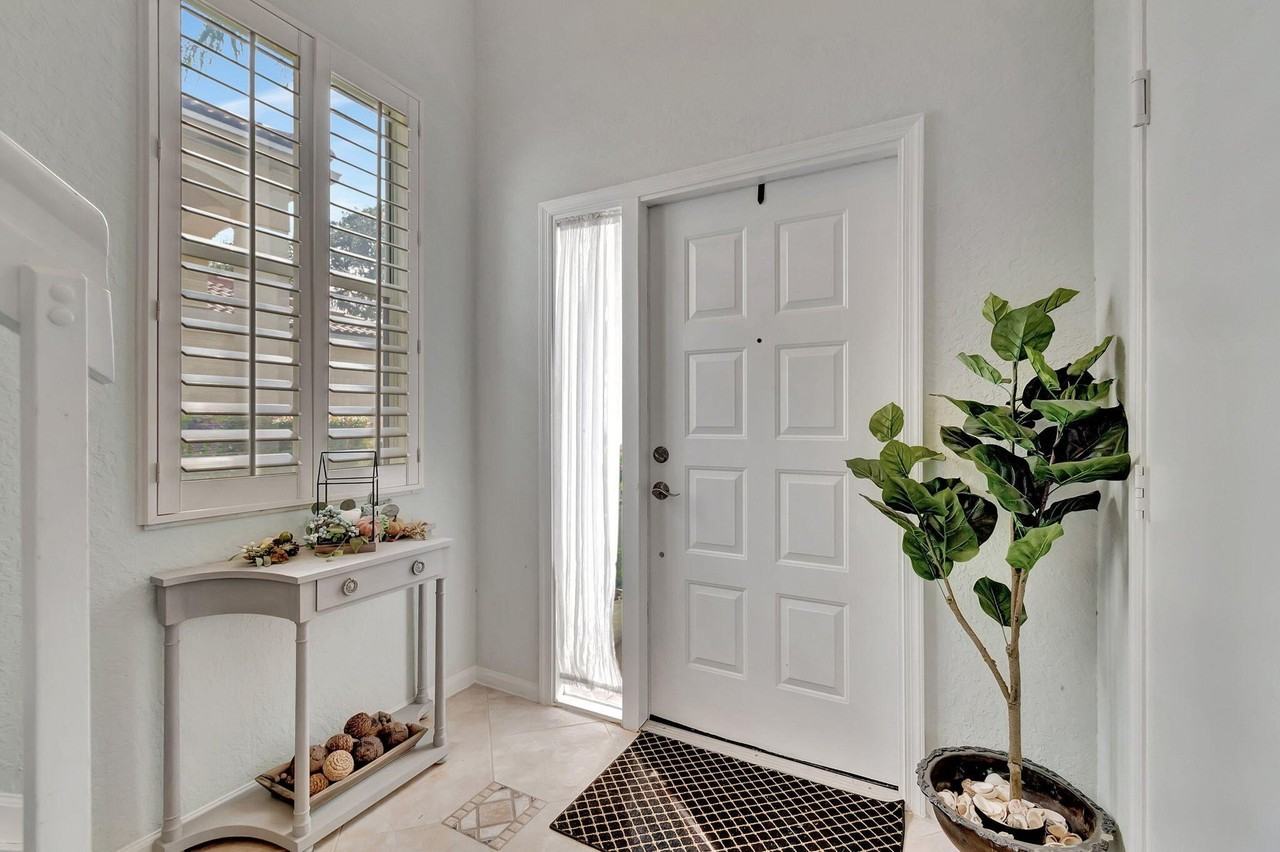 7942 Laina Ln Apt 4 - Photo 4 of 27