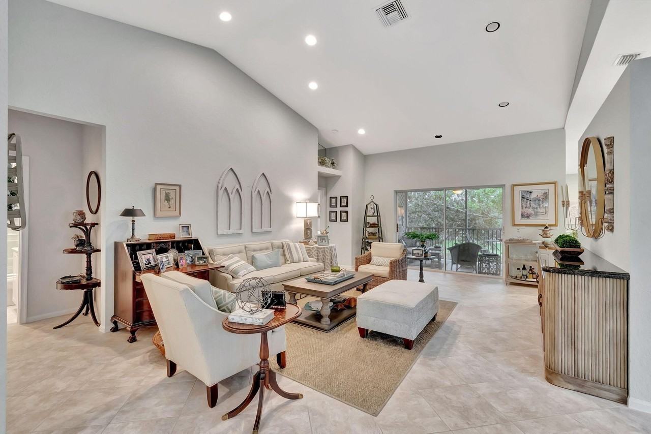 7942 Laina Ln Apt 4 - Photo 6 of 27