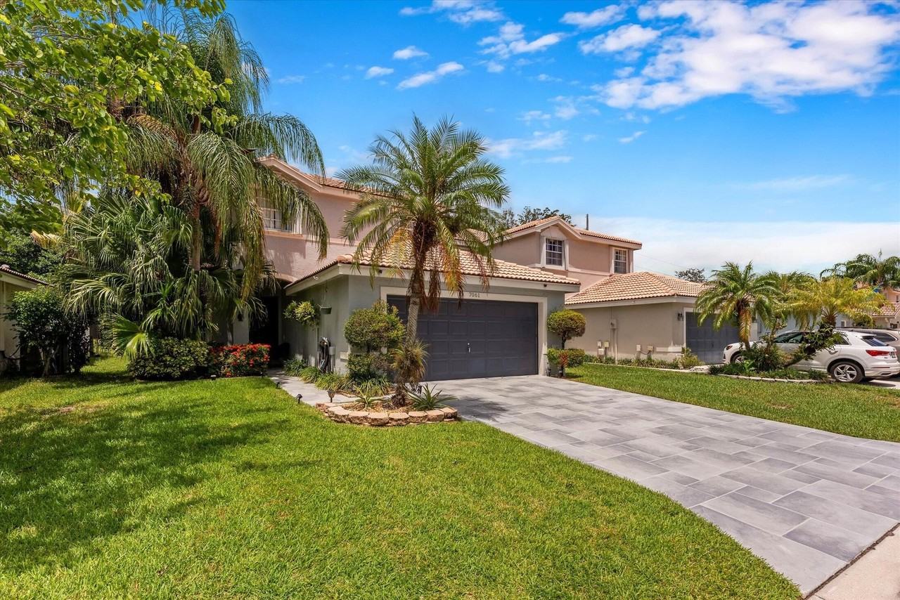 7061 Chesapeake Cir - Photo 2 of 50