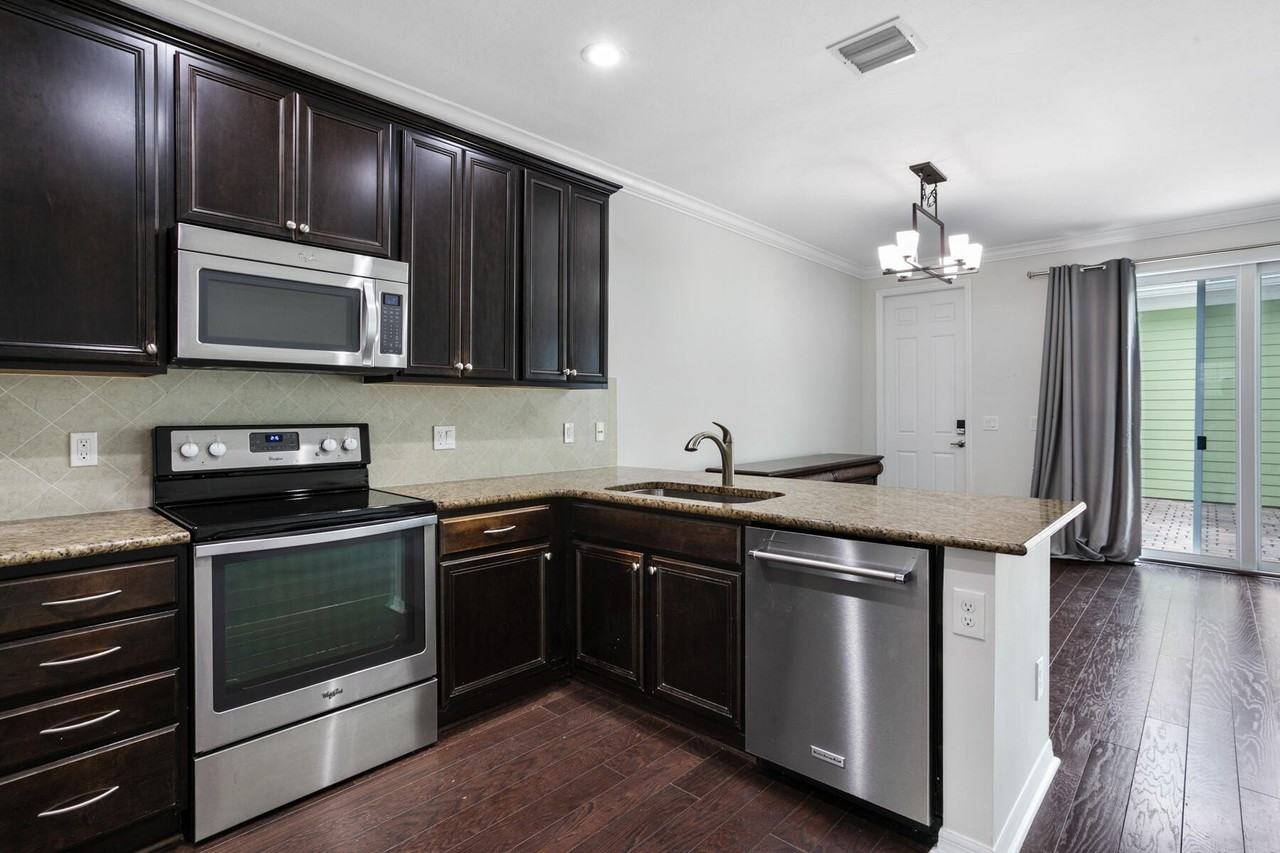 1114 Sweet Hill Dr - Photo 7 of 28