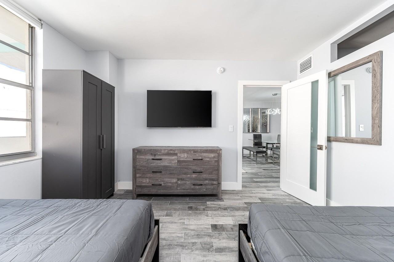 3725 S Ocean Dr #1203 - Photo 2 of 16