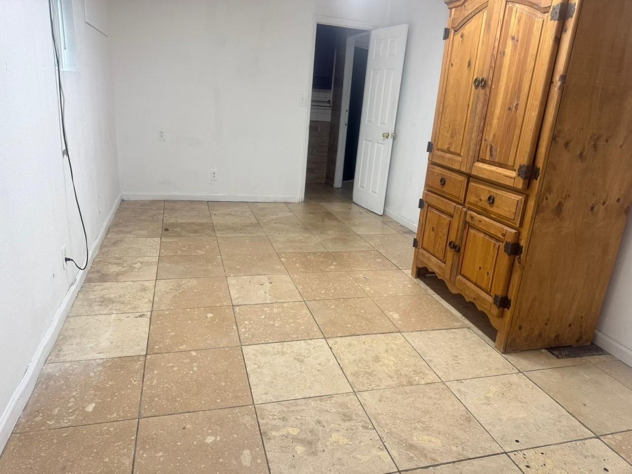 1466 S Congress Ave - Photo 3 of 15