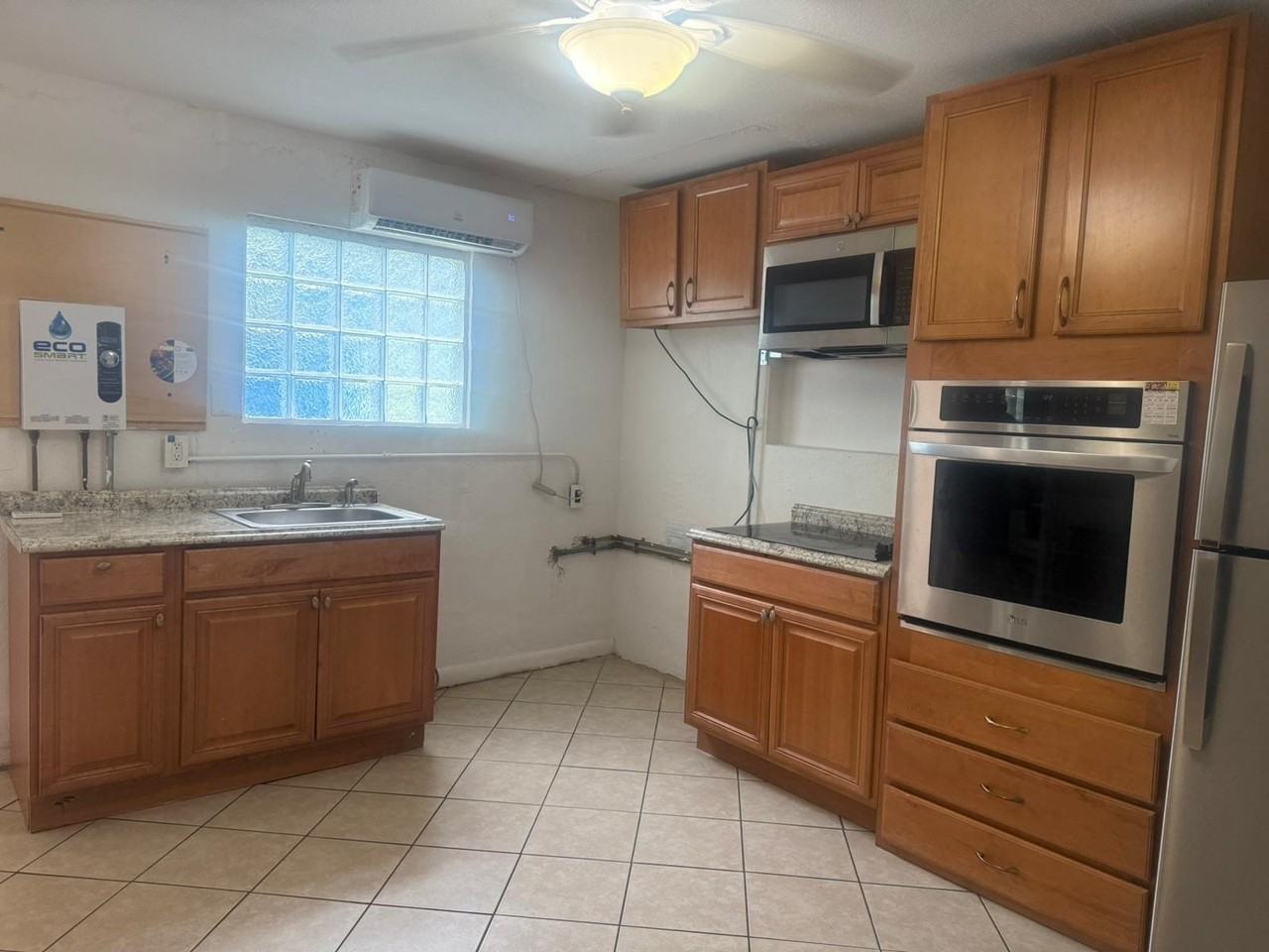 1466 S Congress Ave - Photo 5 of 15