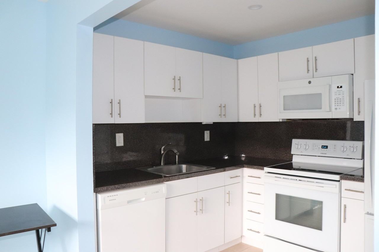 464 Burgundy J Unit 464 - Photo 6 of 12