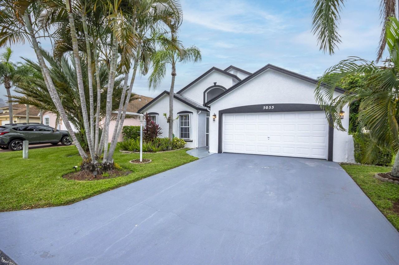 5055 Robino Cir - Photo 3 of 38