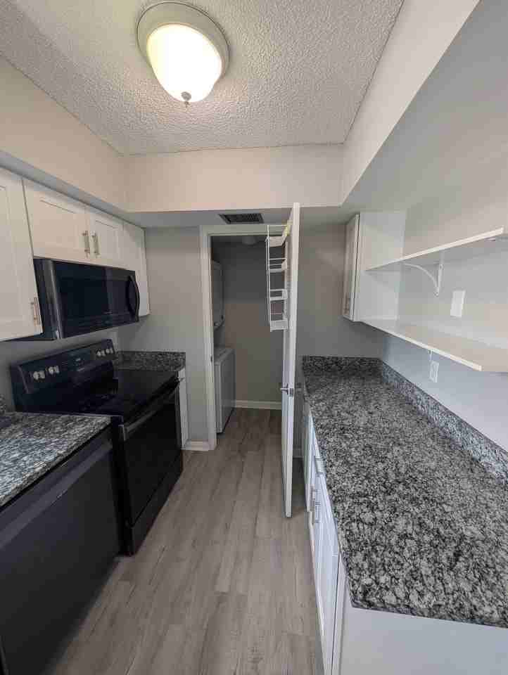 3462 Ne Causeway Blvd Apt 204 - Photo 6 of 19