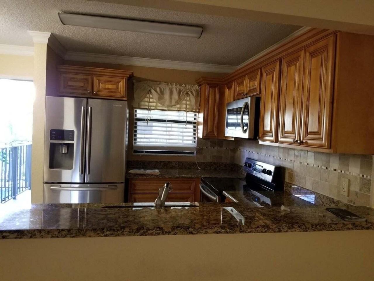 1561 Balfour Point Dr Apt H - Photo 3 of 8