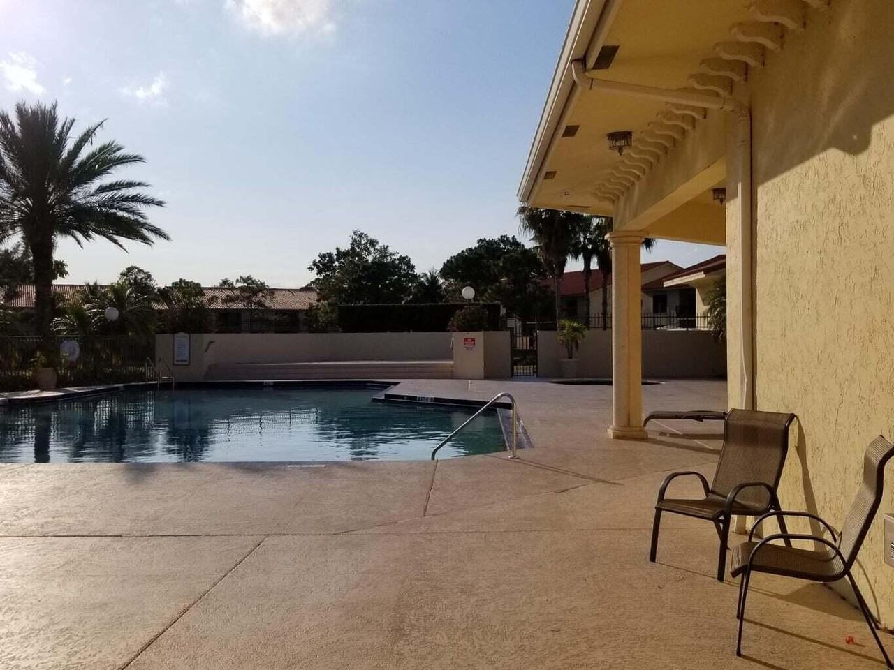 1561 Balfour Point Dr Apt H - Photo 7 of 8