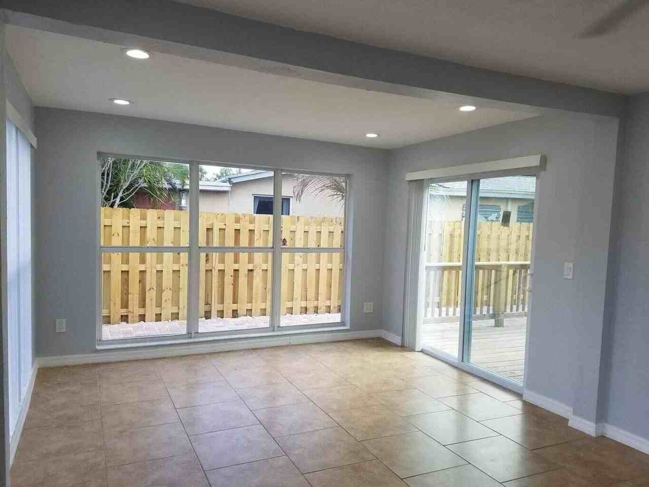 130 W Ocean Dr - Photo 5 of 7