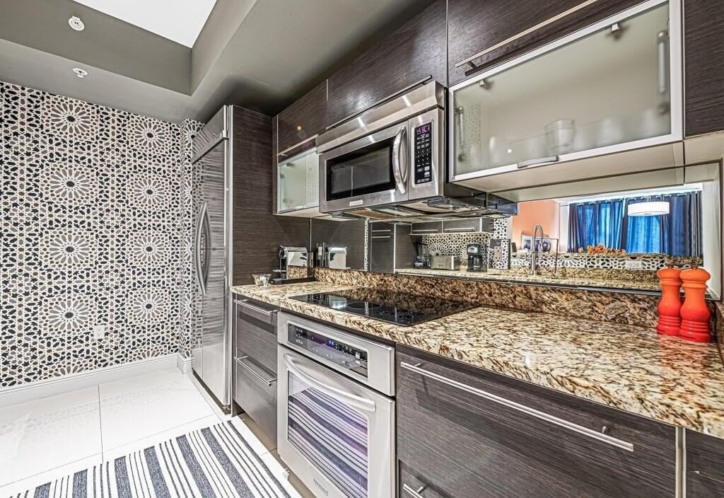 550 Okeechobee Blvd Apt 306 - Photo 6 of 36