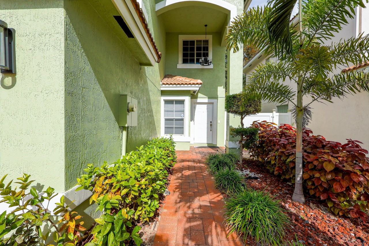 6000 Adriatic Way - Photo 2 of 29