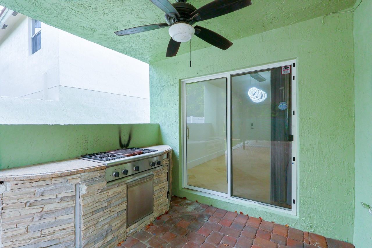 6000 Adriatic Way - Photo 5 of 29