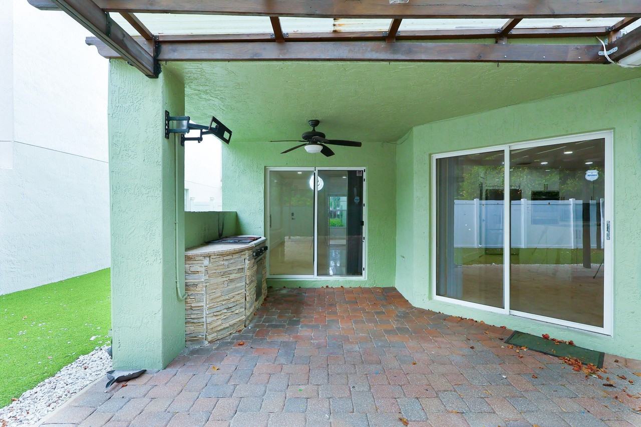 6000 Adriatic Way - Photo 6 of 29