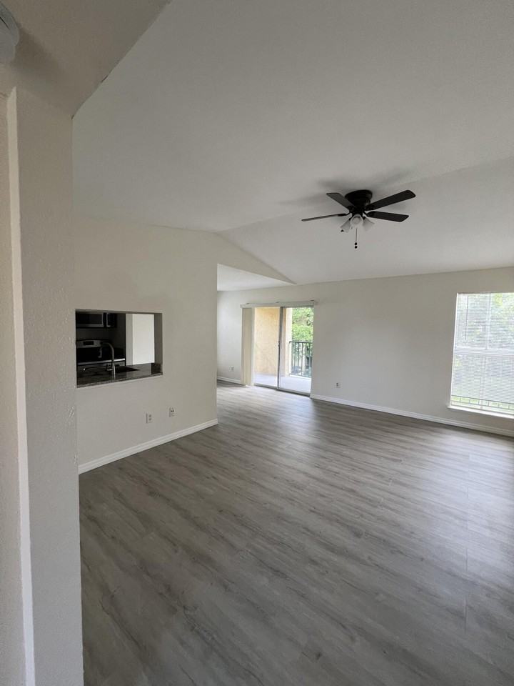 899 Riverside Dr Apt 620 - Photo 6 of 46