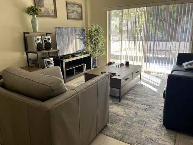 4160 Inverrary Dr Apt 207 - Photo 6 of 13