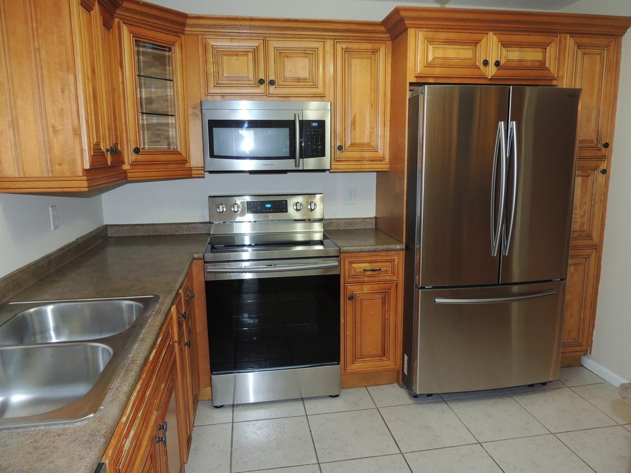 1829 Abbey Rd - Photo 4 of 15