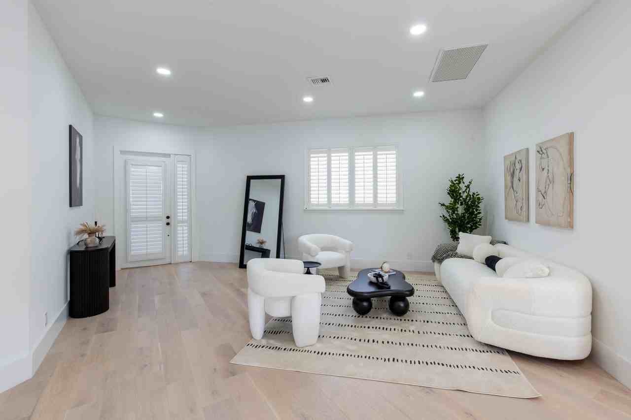 2443 Players Ct - Photo 3 of 36