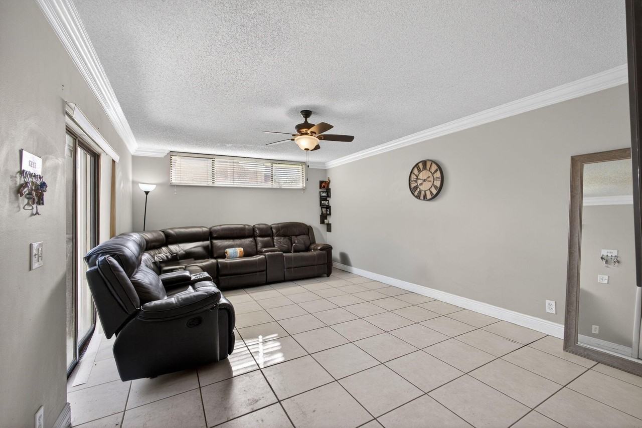 8164 Thames Blvd Apt C - Photo 7 of 29