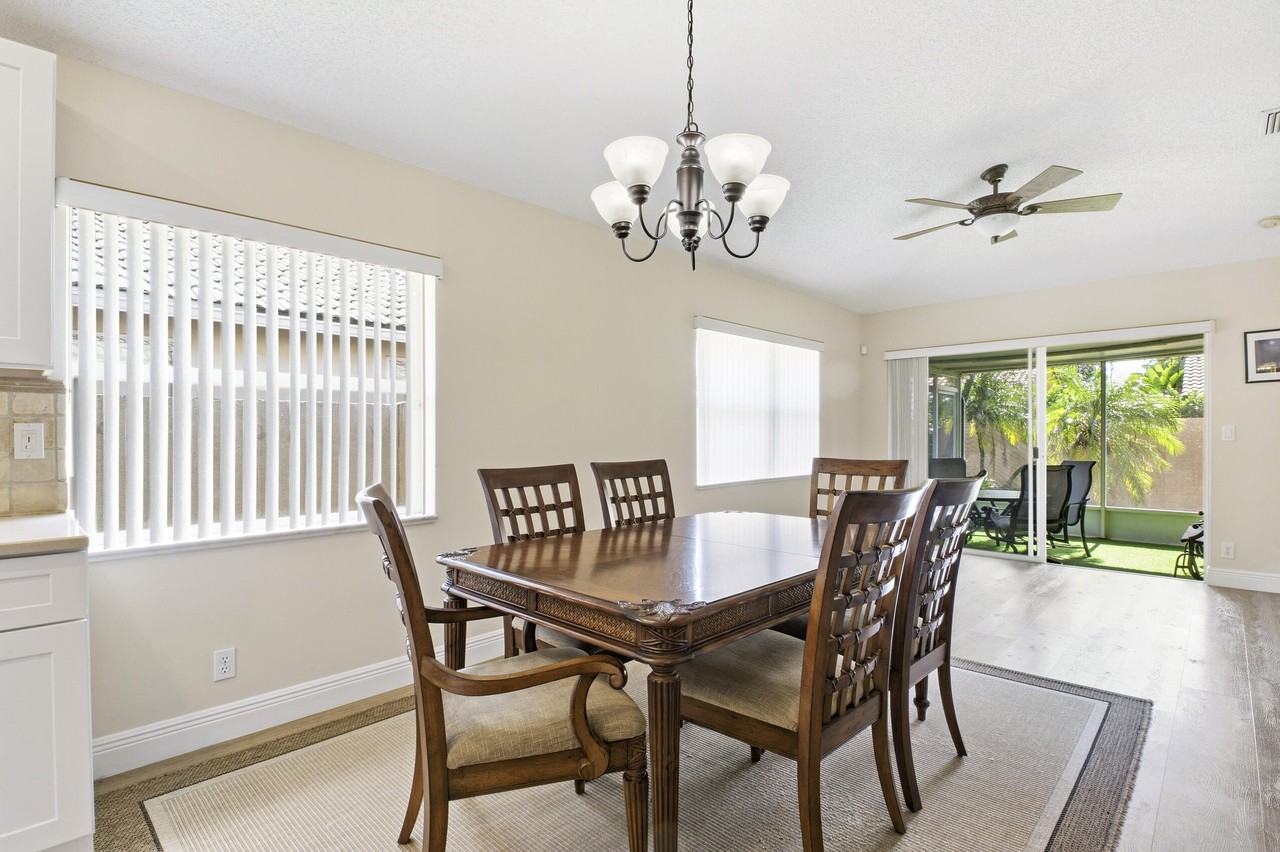 5231 Grande Palm Cir - Photo 5 of 39