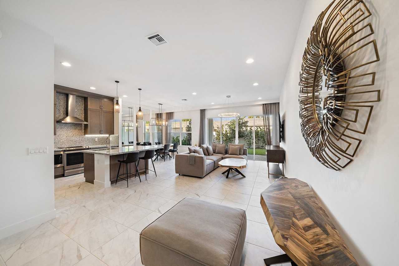 4925 Pointe Midtown Way - Photo 6 of 37