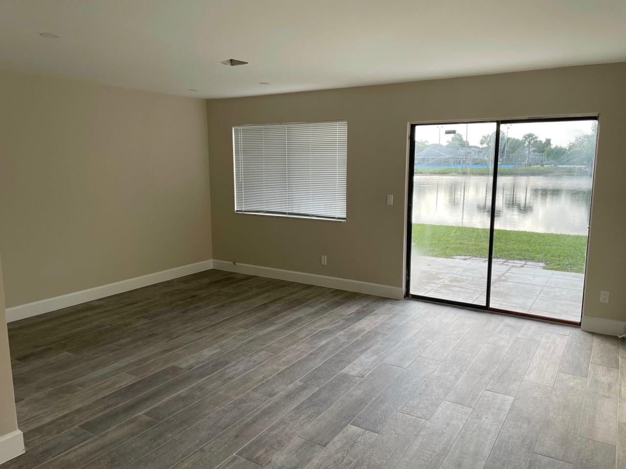 2504 Seaside Dr - Photo 4 of 13