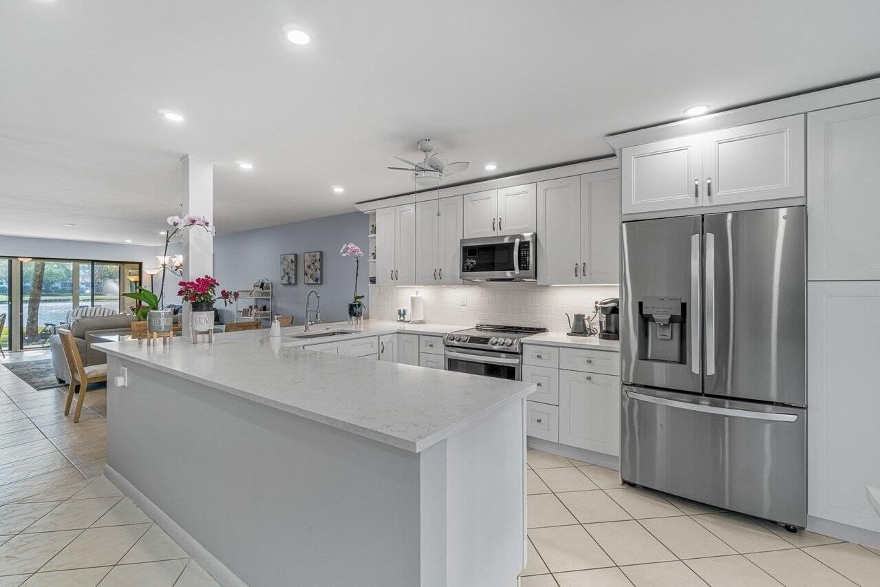 5188 Oak Hill Ln Apt 1111 - Photo 7 of 40