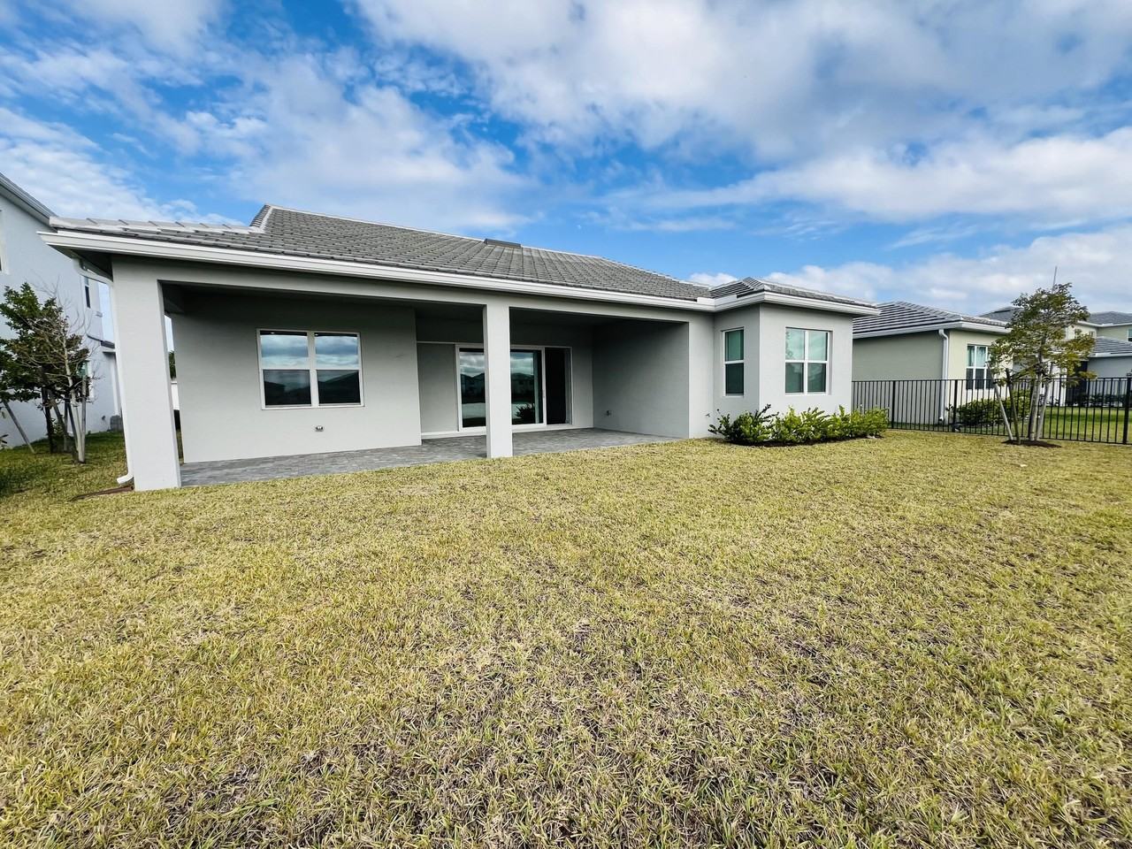 5146 Liberty Ln - Photo 4 of 31